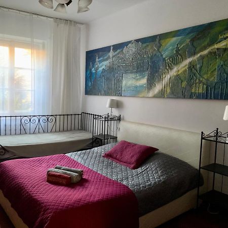 Beautiful And Charming Apartment In The Heart Of The Old Town Варшава Екстериор снимка