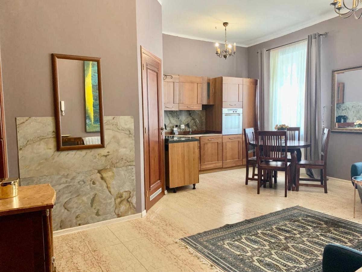 Beautiful And Charming Apartment In The Heart Of The Old Town Варшава Екстериор снимка