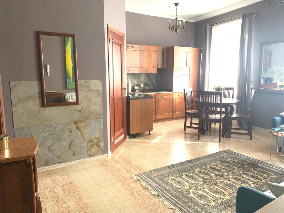 Beautiful And Charming Apartment In The Heart Of The Old Town Варшава Екстериор снимка